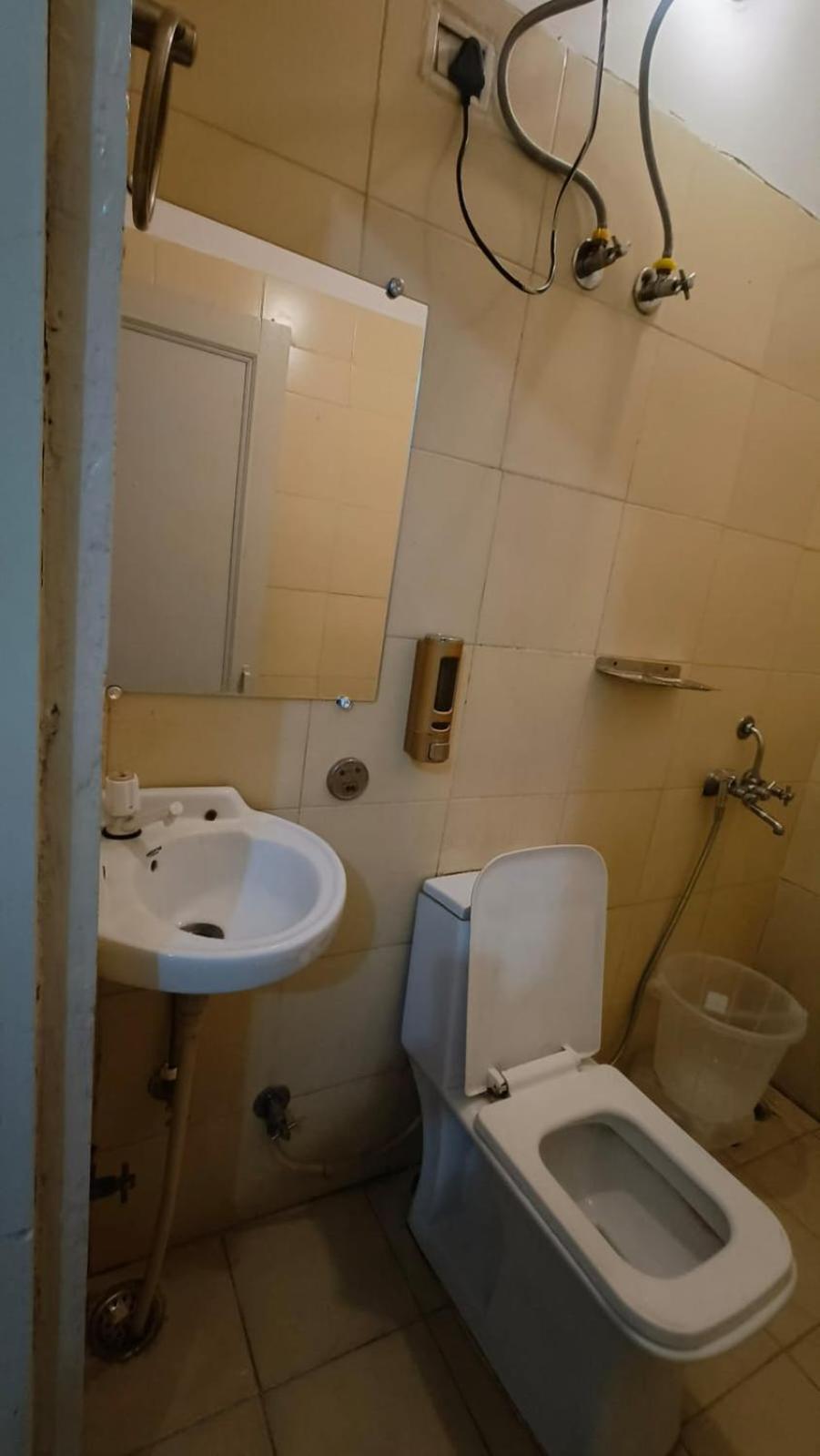 Hotel Mannat Centric - Near Lajpat Nagar Metro New Delhi Exterior photo