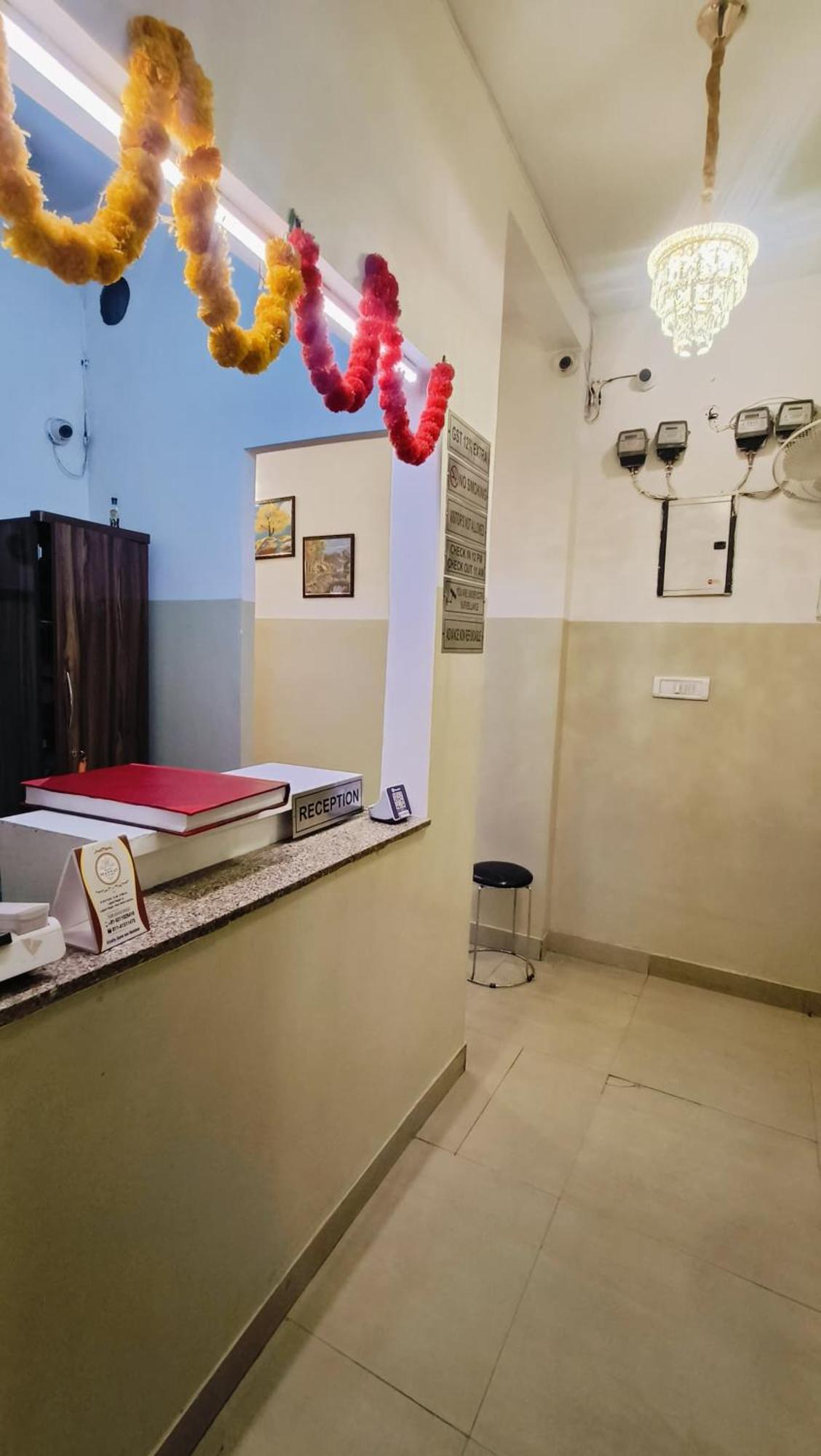 Hotel Mannat Centric - Near Lajpat Nagar Metro New Delhi Exterior photo